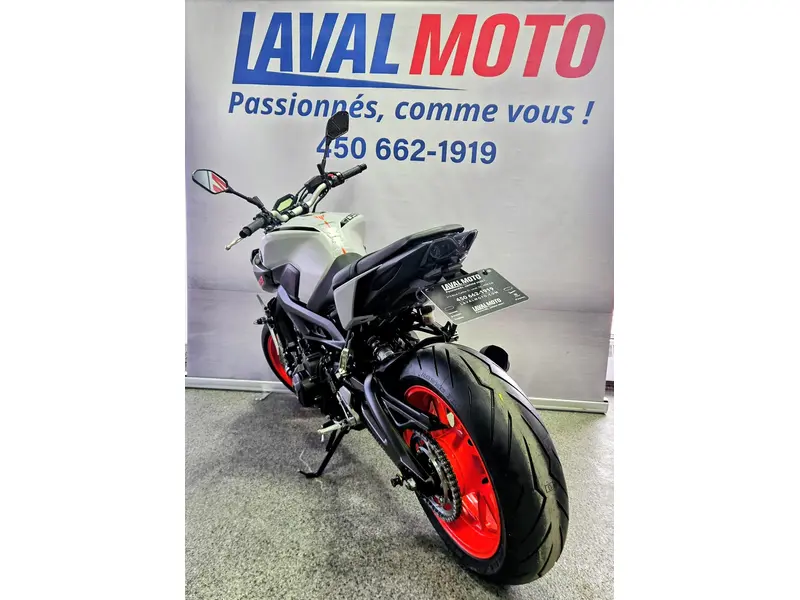 2019 Yamaha MT-09 thumbnail 6