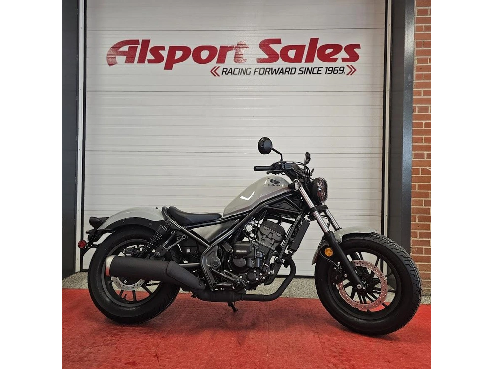 2026 Honda Rebel 300 E-clutch alt