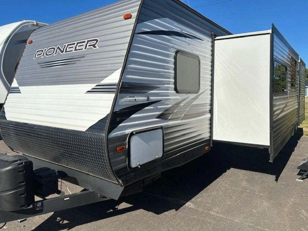 2020 Heartland Pioneer Ds 320 alt