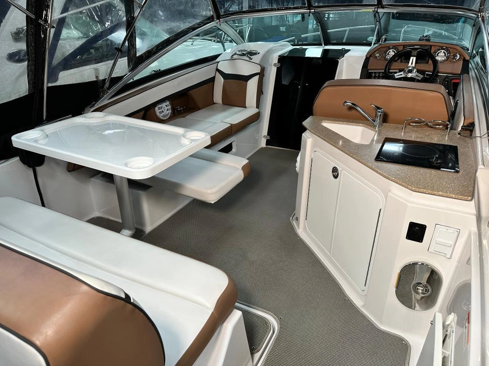 Four Winns Vista 255 2017 alt