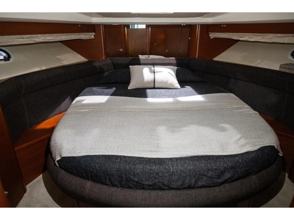 2013 Jeanneau Prestige 390s alt