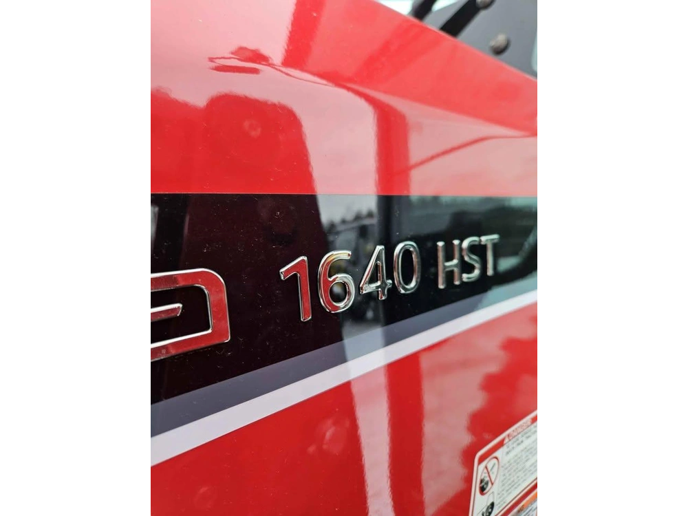 2026 Mahindra 1640 Hst Cab alt