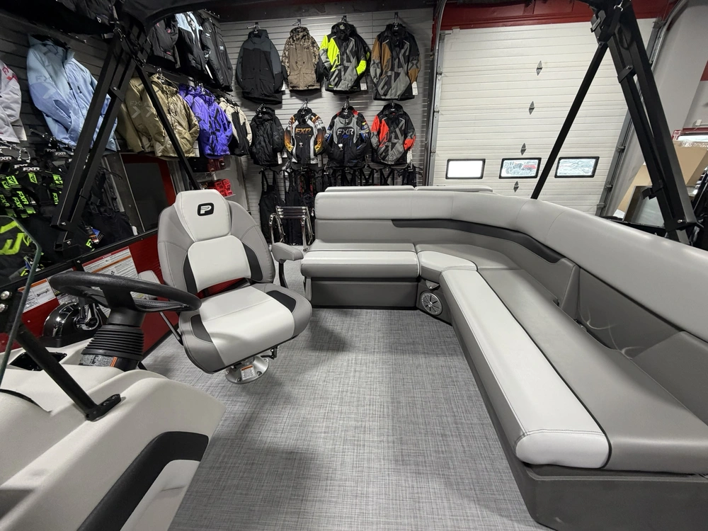 2026 Princecraft Vectra 19 L Ruby Red alt