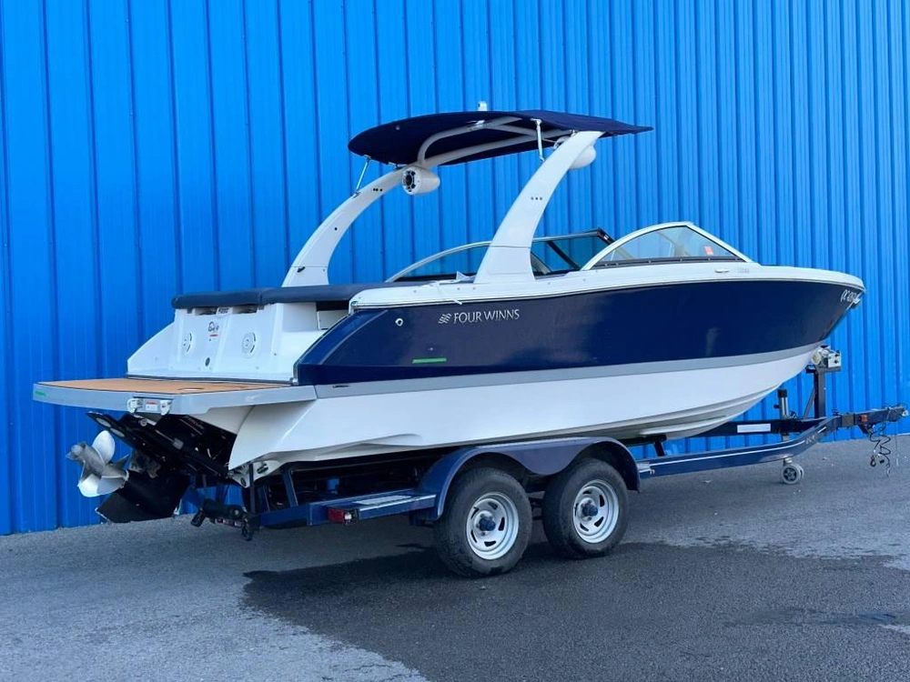 2012 Four Winns 230 Horizon alt
