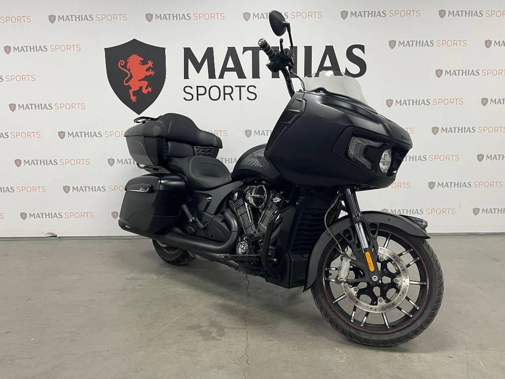 2020 Indian Motorcycle Challenger Dark Horse alt