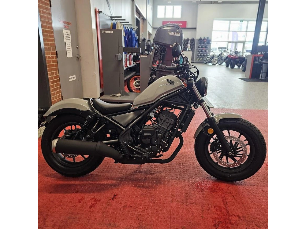 2026 Honda Rebel 300 E-clutch alt