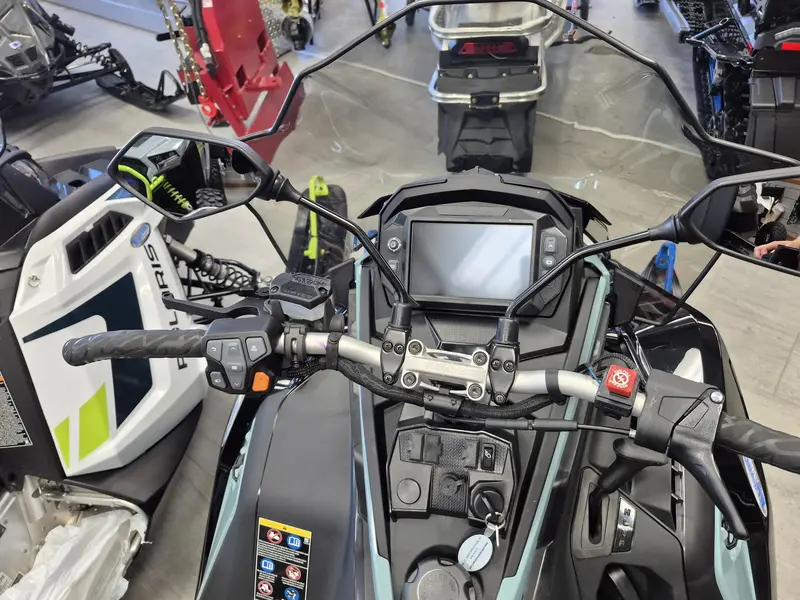 2026 Polaris 850 TITAN ADVENTURE 155 1.5 S26AJN8RSM