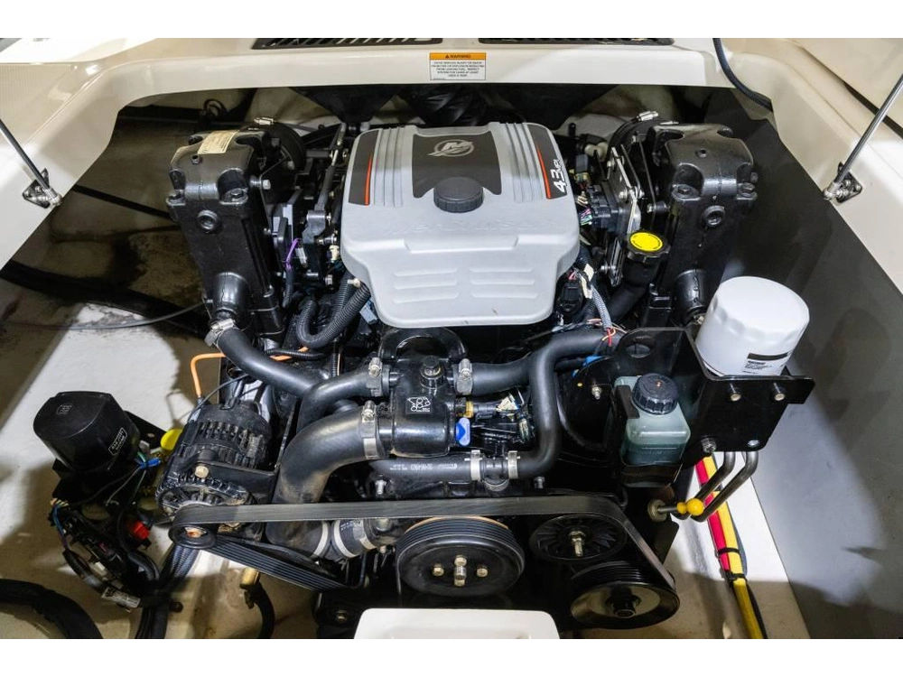 Monterey Boats 214 Ss Br 2014 alt