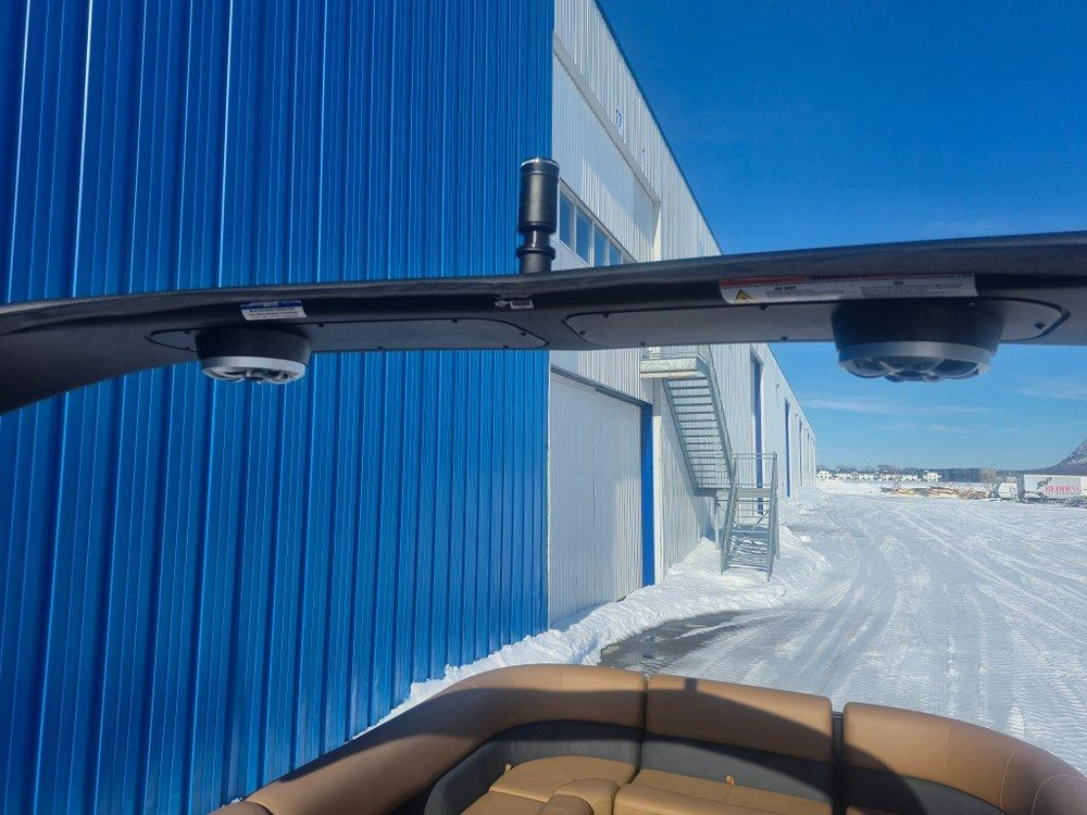 Bentley Elite 253 Swingback 2026 alt