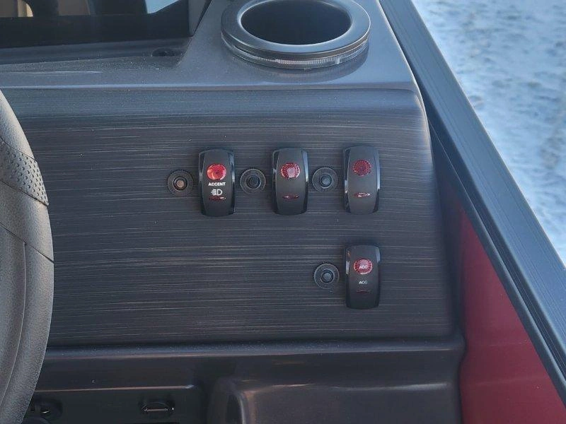 Bennington Marine 21s Swingback Sport 3t Rouge 2026 alt