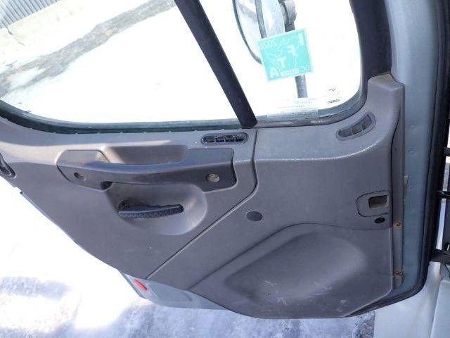 Freightliner M2106 2005