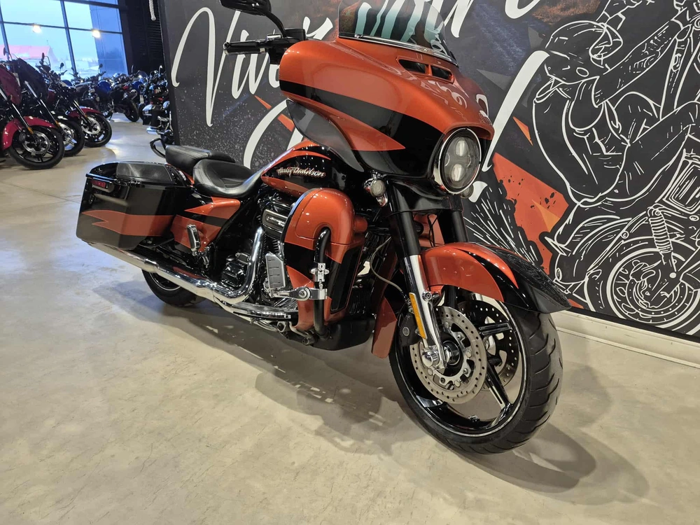 Harley-davidson Cvo Street Glide Flhxse 2017 alt