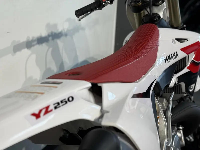 Yamaha YZ250 70E ANNIVERSAIRE *À partir de 3.99%💳 2026