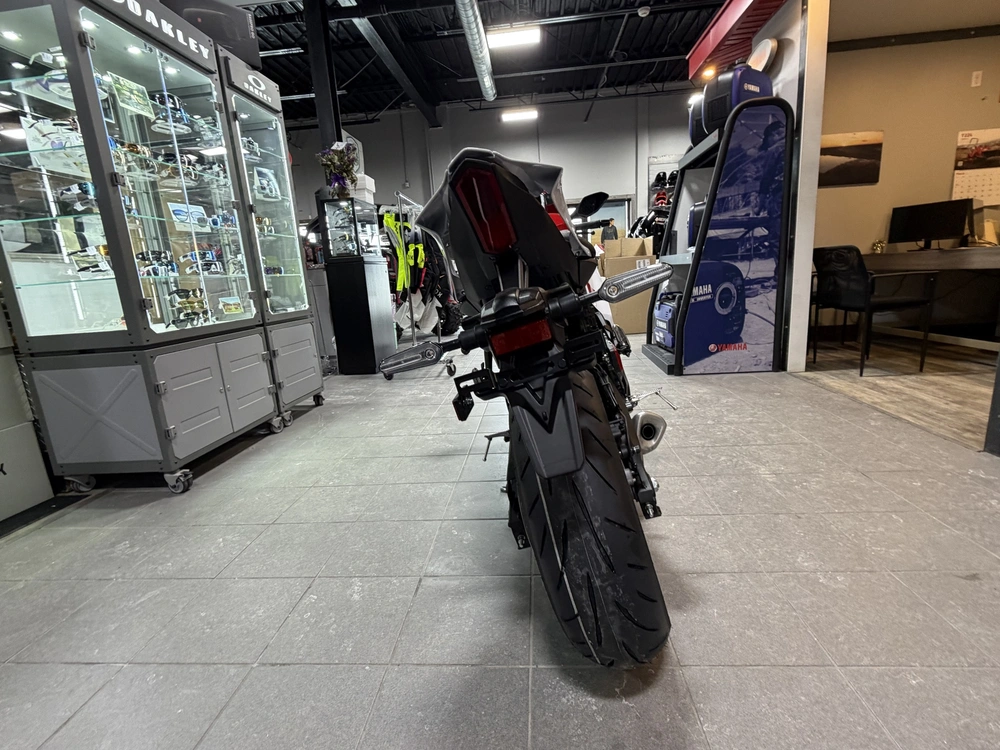 2026 Yamaha Yzf-r7 70th Anniversary Edition alt