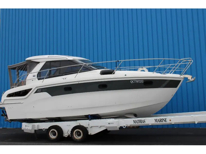 2021 Bavaria Motoryachts S33 HT VOLVO D3-220 EVC thumbnail 3