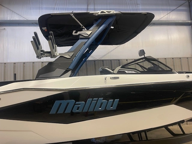 2026 Malibu 22 Lsv alt