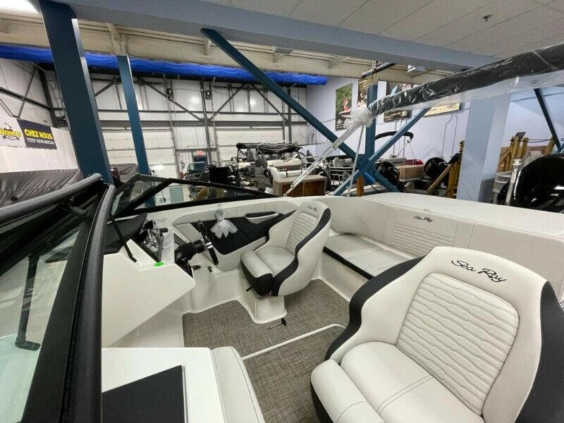 Sea Ray 190 Spo 2021 alt