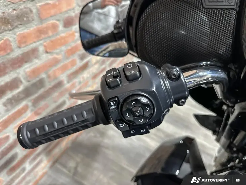 2026 Harley-Davidson Street Glide Limited thumbnail 12