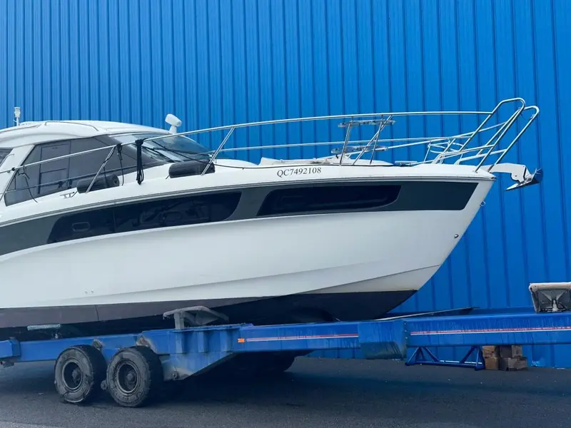 2021 Bavaria Motoryachts S36 COUPE VOLVO D3-220 EVC *SUR RENDEZ-VOUS* thumbnail 3