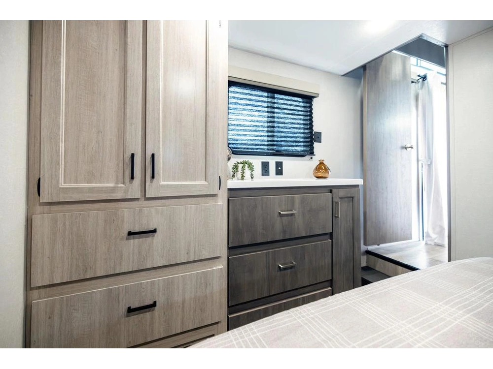 2026 Coachmen 44 Condo alt