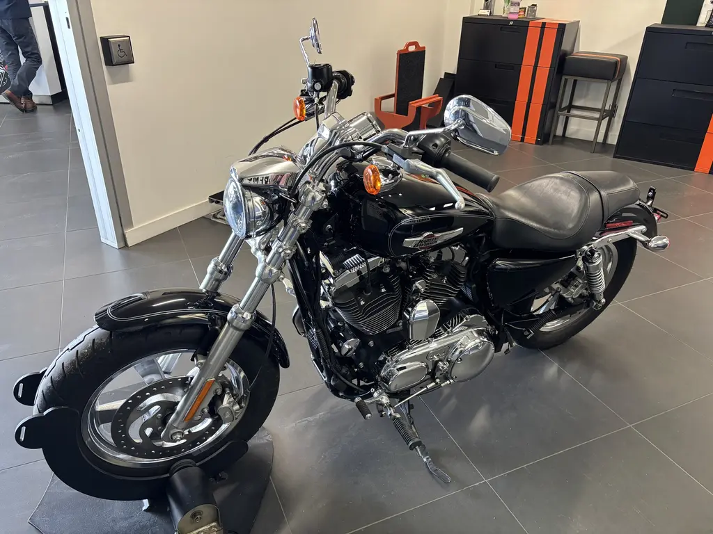 Harley-Davidson SPORTSTER XL1200 CUSTOMXL1200C 2015
