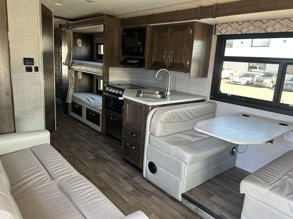 2021 Jayco Redhawk 31f alt