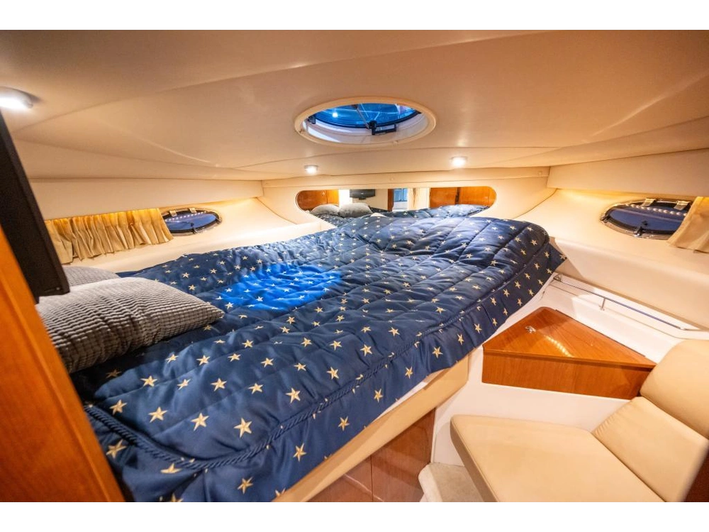 2007 Regal 3760 Commodore alt