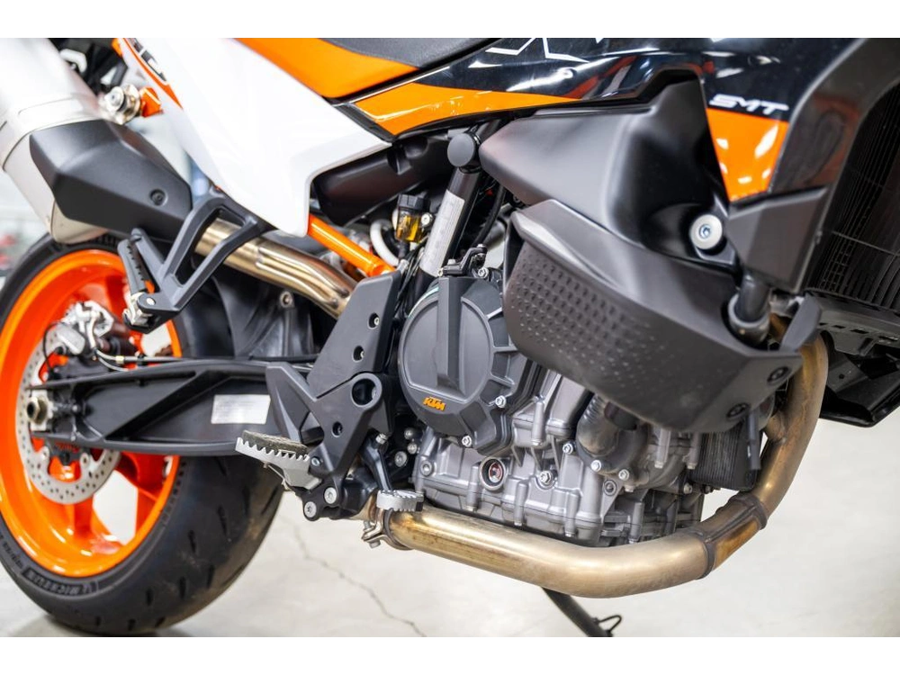 2024 Ktm 890 Smt alt