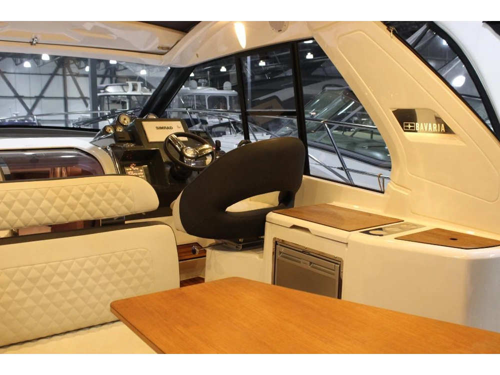 Bavaria S33 Ht Volvo D3-220 Evc 2021 alt