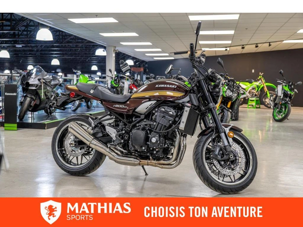 2025 Kawasaki Z900rs alt