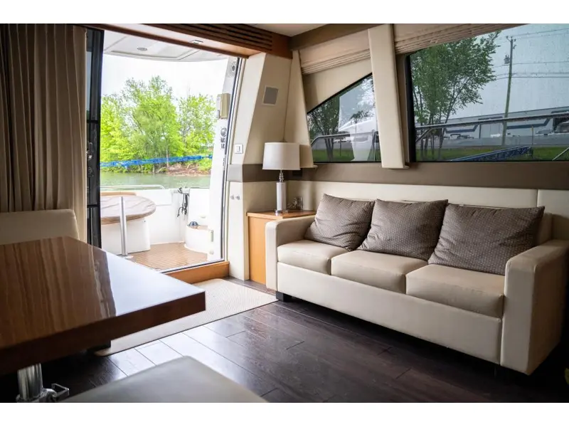 2012 Carver Yachts Voyageur 54 *SUR RENDEZ-VOUS* thumbnail 24