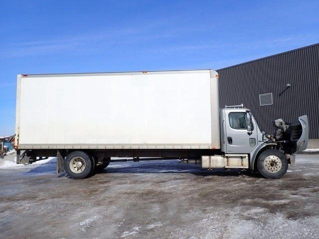 Freightliner M2106 2005