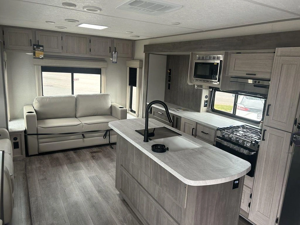 2025 Coachmen Legacy Edition 313rlts alt