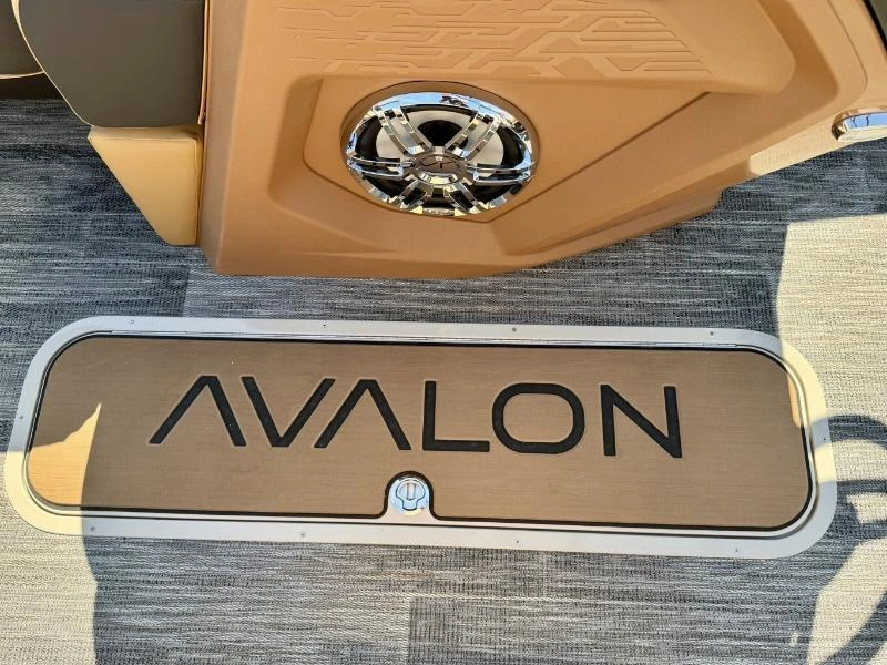 Avalon Catalina Versatile Rear Lounger 2527 2025 alt