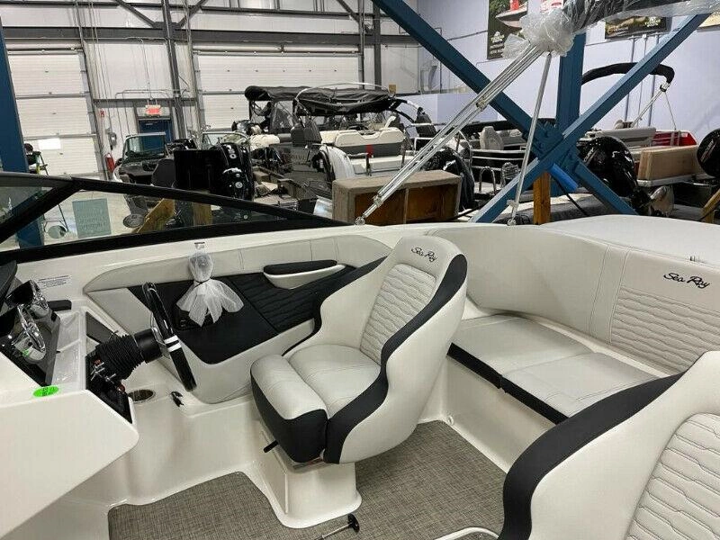 Sea Ray 190 Spo 2021 alt