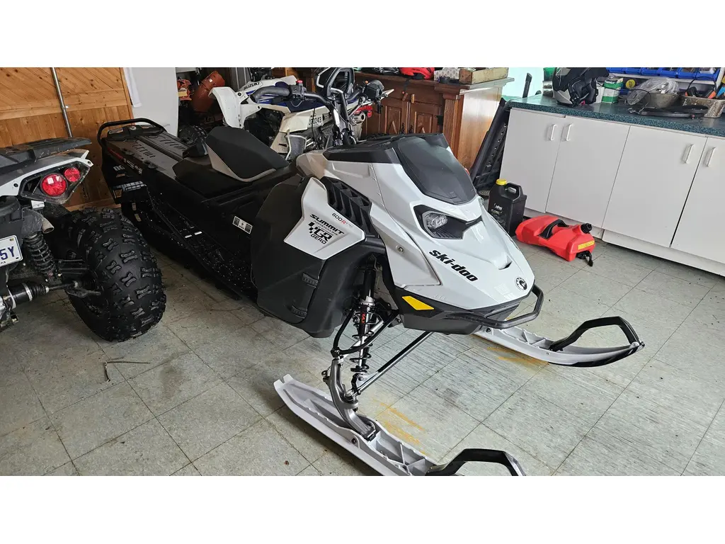 Ski-Doo summit adrenaline 600r x 154 ms 2026