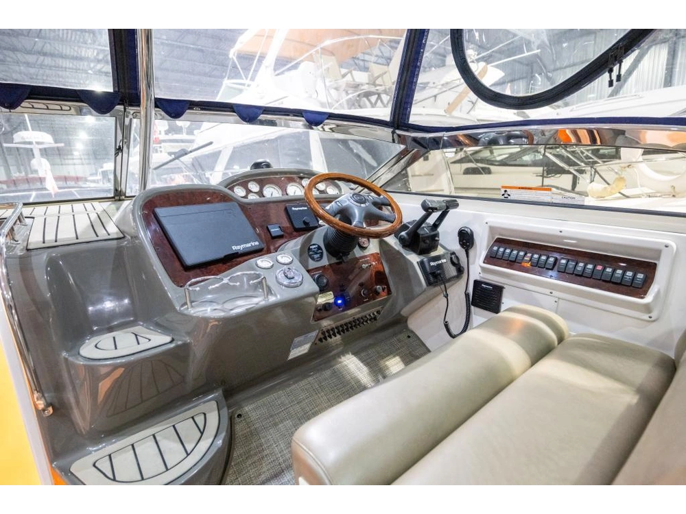 2007 Regal 3760 Commodore alt