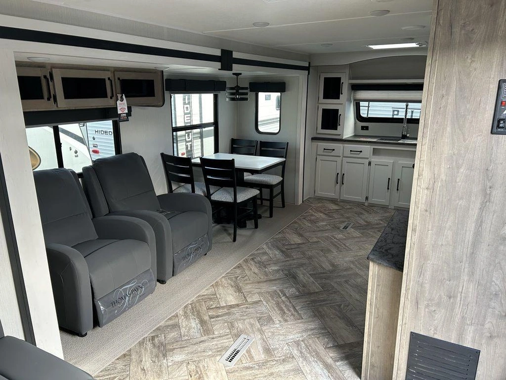2023 Palomino Puma 31fkrk alt