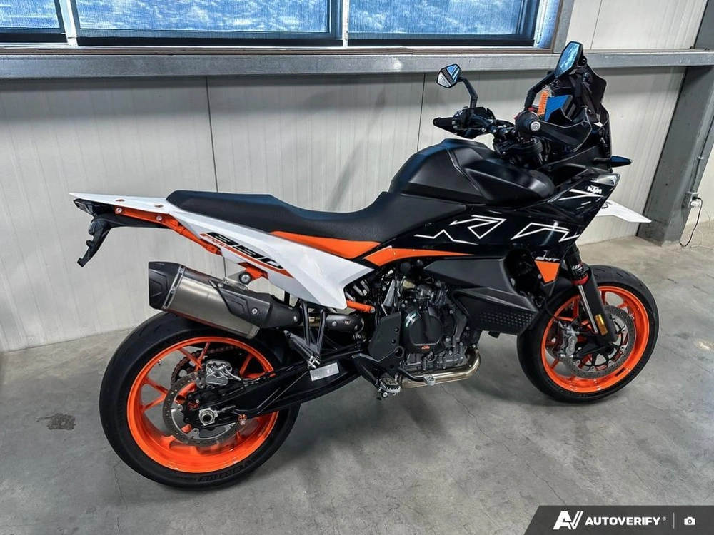 2024 Ktm 890 Smt alt