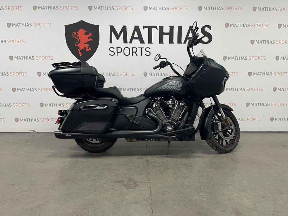 2020 Indian Motorcycle Challenger Dark Horse alt