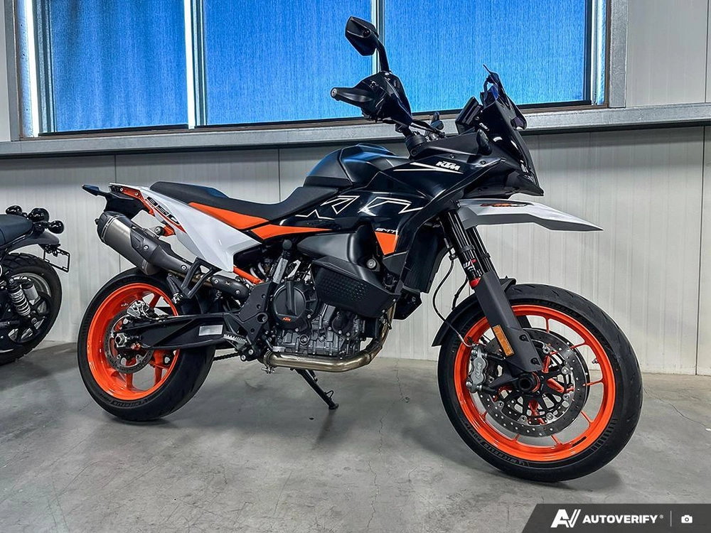 2024 Ktm 890 Smt alt