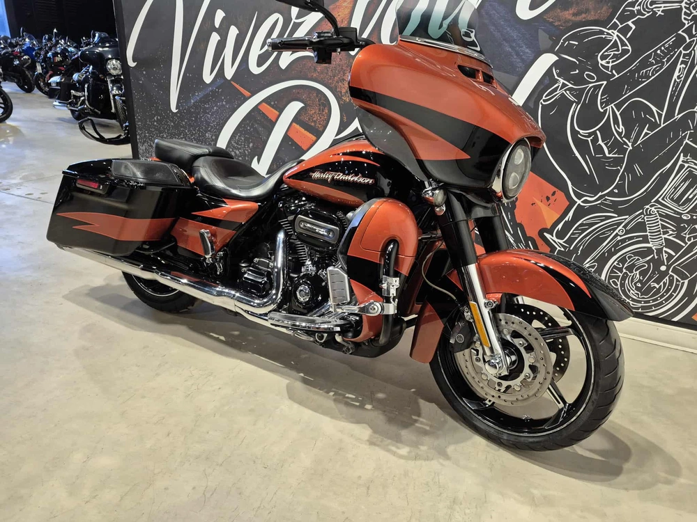 Harley-davidson Cvo Street Glide Flhxse 2017 alt
