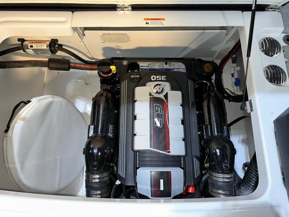 Four Winns Hd8 Mercruiser 6.2l / Bravo 3 2024 alt