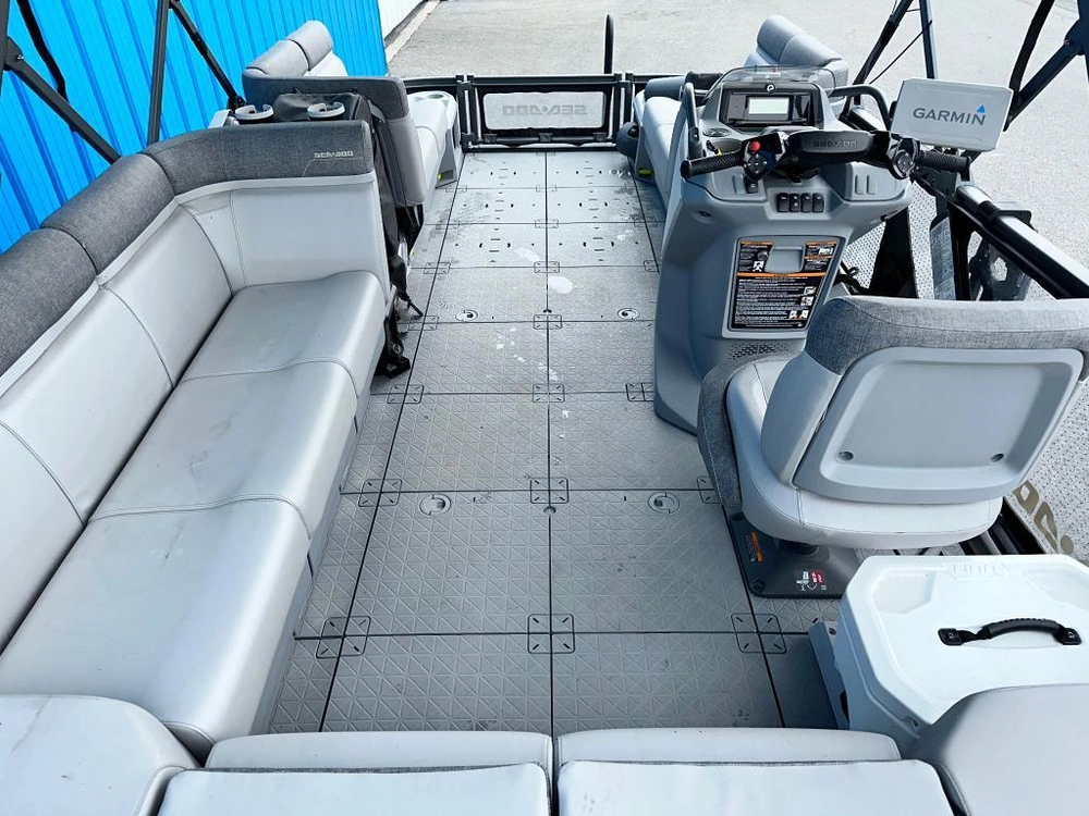 Bombardier Switch 18 2022 alt