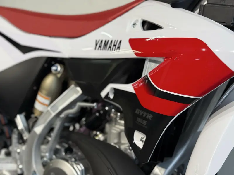 Yamaha YZ250 70E ANNIVERSAIRE *À partir de 3.99%💳 2026