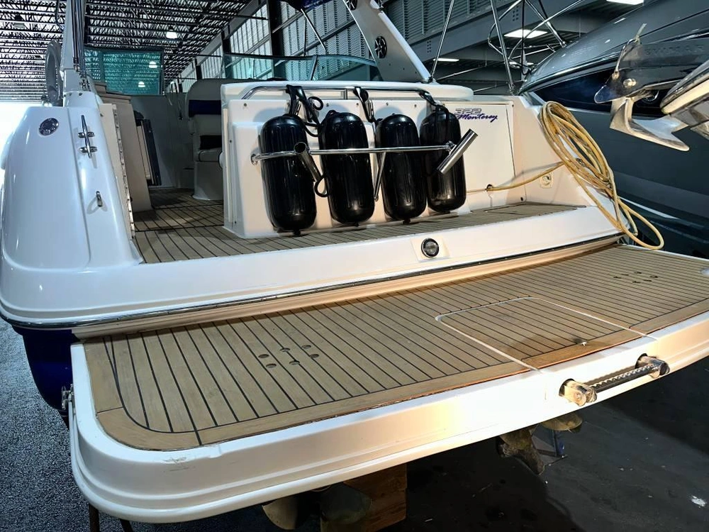 Monterey Boats 322 2003 alt