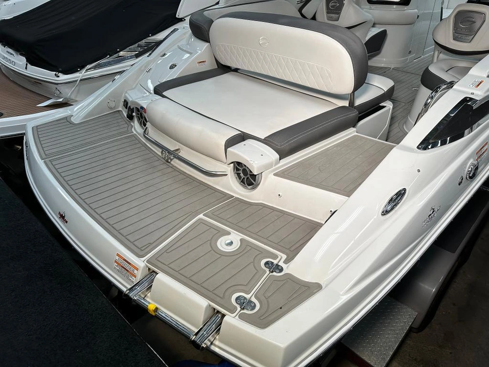 Crownline E 235 2022 alt