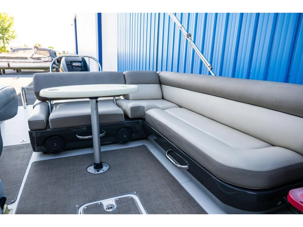 Bayliner Element Xr7 2016 alt