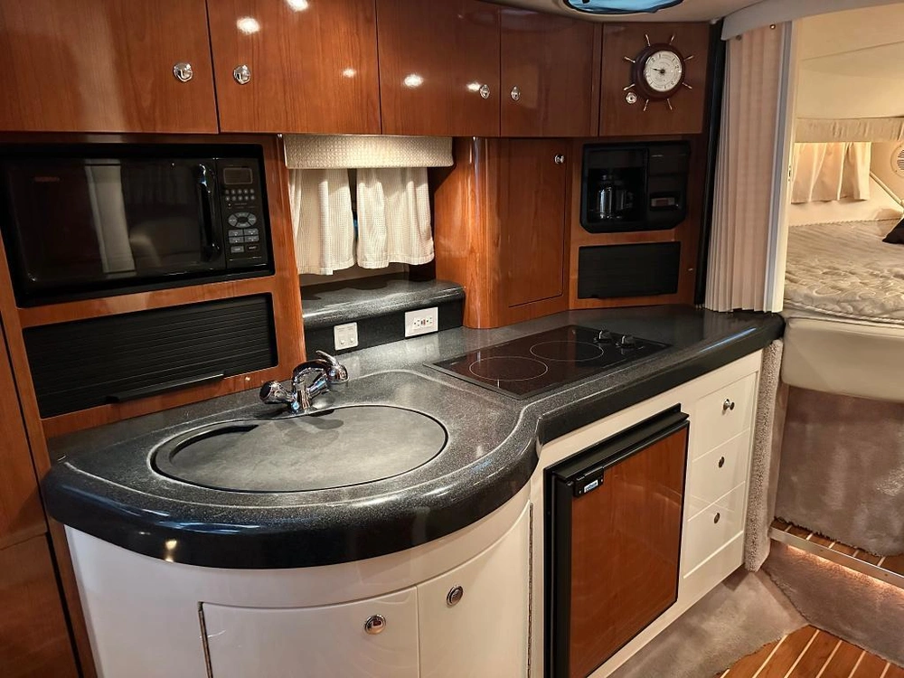 Monterey Boats 322 2003 alt