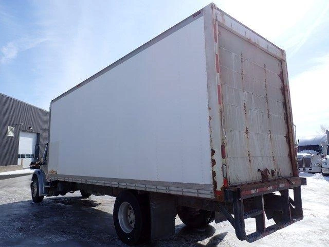 Freightliner M2106 2005